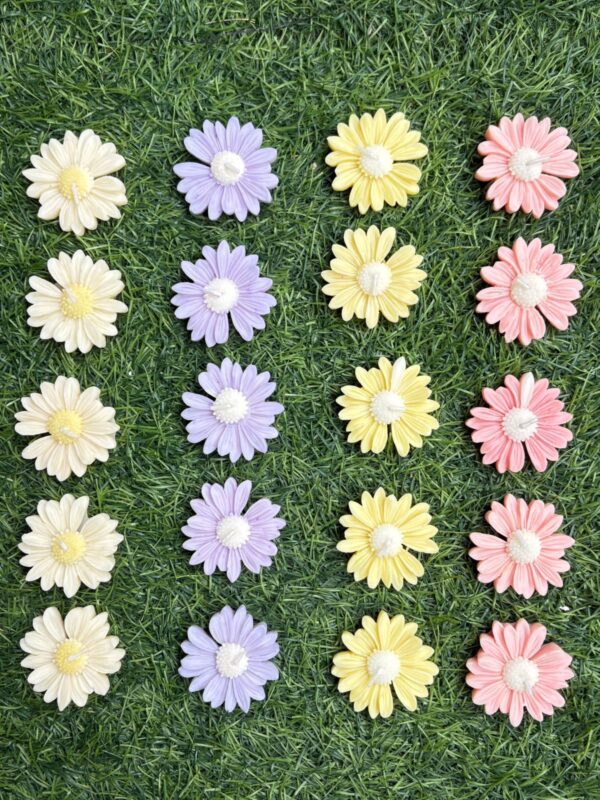 Floating Candles Daisy - Image 2