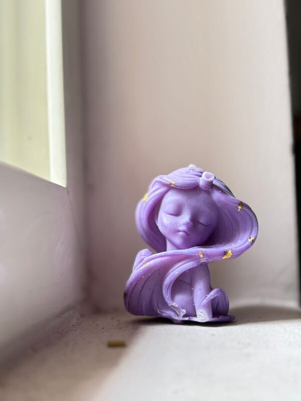 Beautiful Lady Candle