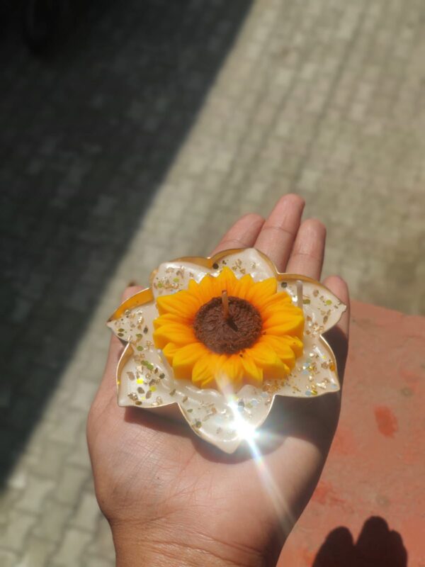 Sunflower small Urli