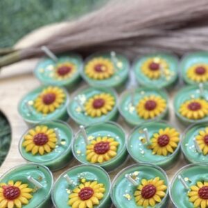 Daisy Tea Light Candle - Set of 6 Hand-Poured Fragrances